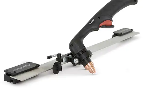 Plasma bevel cutting guide with torch